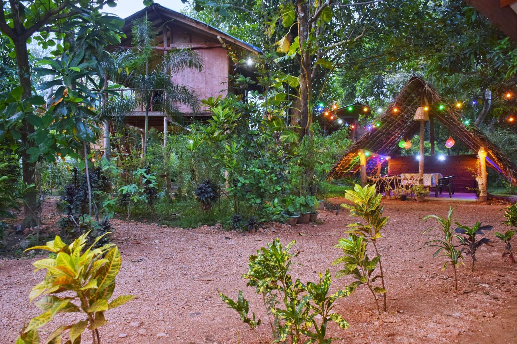 Appartamento Akash Treehouse Sigiriya Esterno foto