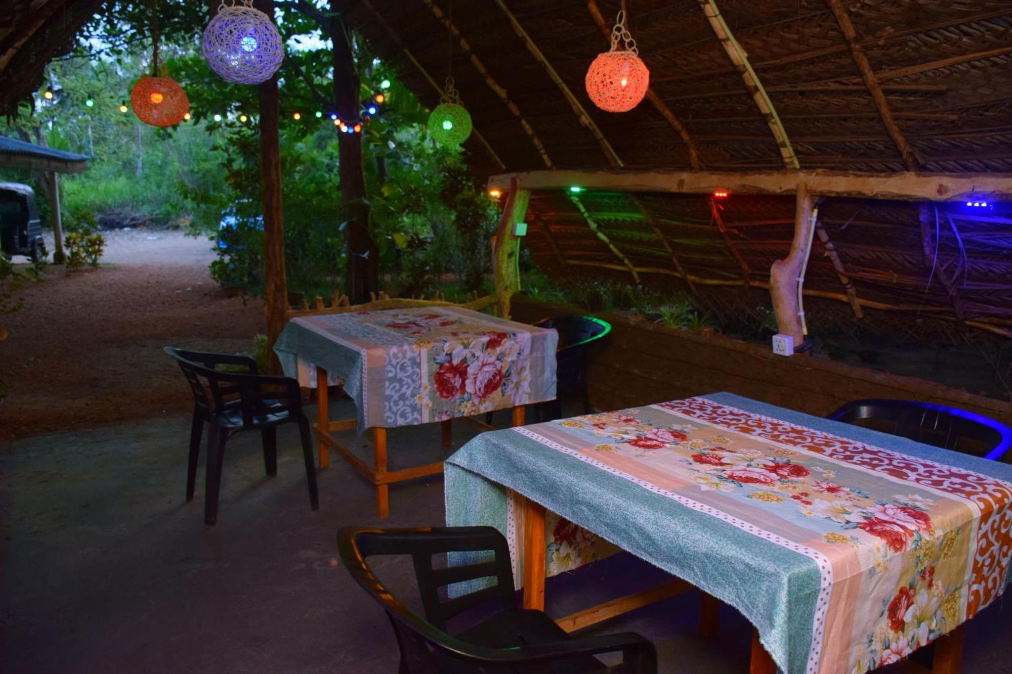 Appartamento Akash Treehouse Sigiriya Esterno foto